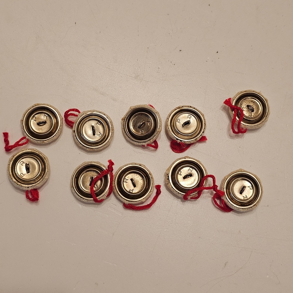 Vintage Handmade Cross Stitch Red Heart Shank Buttons Lot of 10 Cream 3/4" - Picture 3 of 7